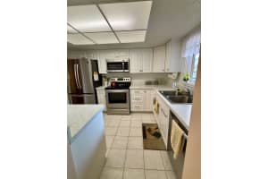 3516 LAKE BAYSHORE DRIVE, BRADENTON, FL 34205 Sold 06/17/25