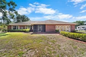 1702 Miller Rd S, VALRICO