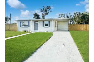 21042 Gladis Ave, PORT CHARLOTTE