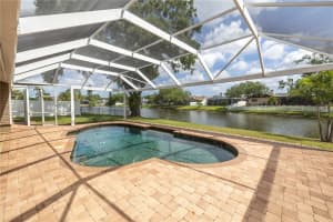 11541 Harborside Cir, Largo, FL 33773, Sold 04/12/25