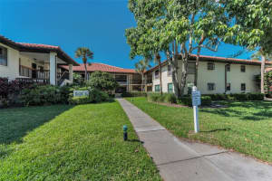 502 Hammock Pine Blvd #502, CLEARWATER