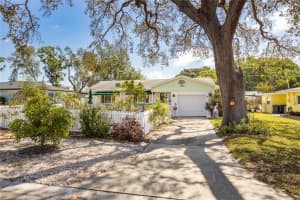 903 EMERSON DR, DUNEDIN, FL 34698 Sold 05/29/25