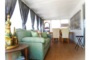 652 54TH LANE, ST PETERSBURG, FL 33707 - MLS#MFRTB8374069