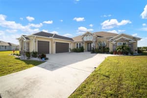 5325 San Remo Cir Wimauma, FL 33598 - Off Market