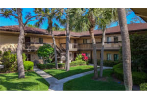 2685 Sabal Springs Cir #201, CLEARWATER