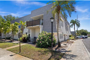 716 LYNDHURST STREET, DUNEDIN, FL 34698 Sold 07/09/25