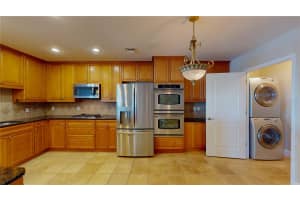 2305 EDGEWATER DRIVE, ORLANDO, FL 32804 - MLS#MFRTB8374435