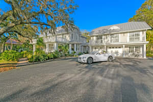 147 & 139 EDGEWATER DRIVE, DUNEDIN, FL 34698 - MLS#MFRTB8374458