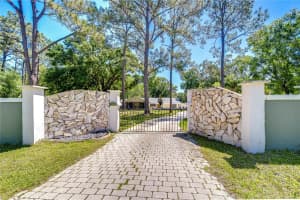 1120 COUNTRY LANE, LUTZ, FL 33558 Sold 10/31/25