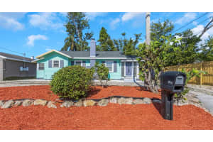 2016 DOUGLAS AVENUE, CLEARWATER, FL 33755 Sold 09/05/25