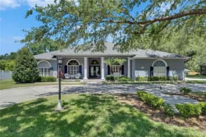 1806 Chickasaw Trl, VALRICO