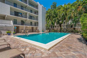 105 4th Ave Ne #220, ST PETERSBURG