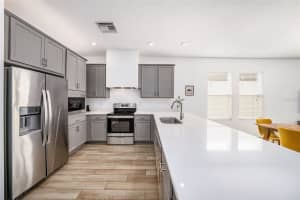 672 OLD WINDSOR WAY, SPRING HILL, FL 34609 Sold 06/20/25