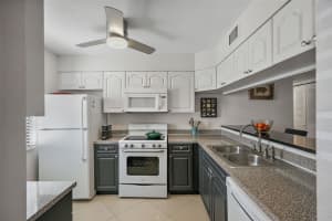 3001 58TH AVENUE, ST PETERSBURG, FL 33712 - MLS#MFRTB8374899