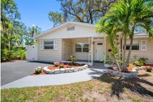 568 LA PLAZA AVENUE, ST PETERSBURG, FL 33707 Sold 07/17/25