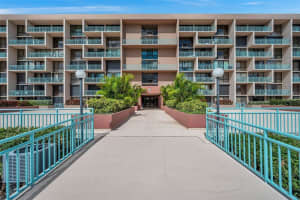 1 KEY CAPRI #112E, TREASURE ISLAND, FL 33706 - MLS#MFRTB8374936