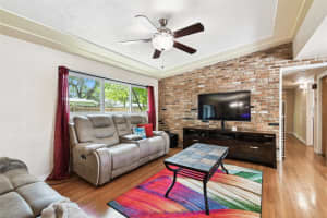 422 DUNEDIN CIRCLE, TEMPLE TERRACE, FL 33617 - MLS#MFRTB8375000