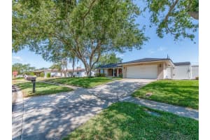 14269 YACHT CLUB BOULEVARD, SEMINOLE, FL 33776 Sold 06/02/25