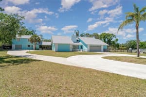 1305 Greenfield Cir, VENICE