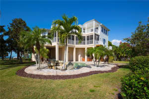 1661 SEA BREEZE DRIVE, TARPON SPRINGS, FL 34689 - MLS#MFRTB8375405