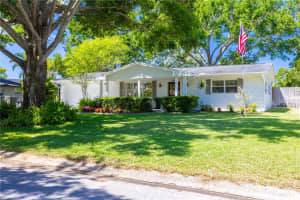 880 PHYLLIS AVENUE, LARGO, FL 33771 Sold 06/12/25