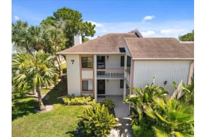 108 LAKEVIEW COURT, OLDSMAR, FL 34677 Sold 10/01/25
