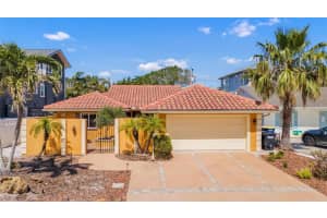 1008 Mandalay Ave, CLEARWATER