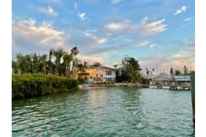 712 SUNSET COVE, MADEIRA BEACH, FL 33708 Sold 07/10/25
