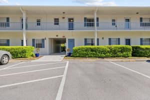 500 Glennes Ln #205, DUNEDIN
