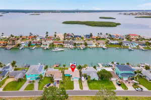 525 Lillian Dr, MADEIRA BEACH