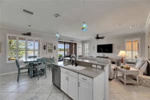 5728 SUNSET FALLS DRIVE, APOLLO BEACH, FL 33572 - MLS#MFRTB8376453