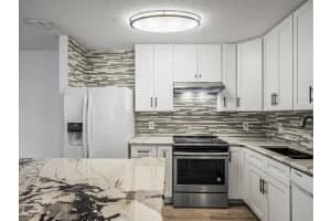 9481 HIGHLAND OAK DR DRIVE, TAMPA, FL 33647 - MLS#MFRTB8376460
