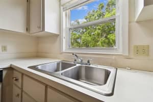 2231 Nichols Rd, LITHIA