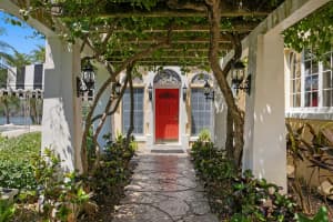321 BRIGHTWATERS BOULEVARD, ST PETERSBURG, FL 33704 - MLS#MFRTB8376598