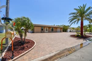 4011 99th St W, BRADENTON
