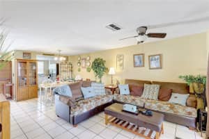 2811 PINES DRIVE, LARGO, FL 33771 - MLS#MFRTB8377080