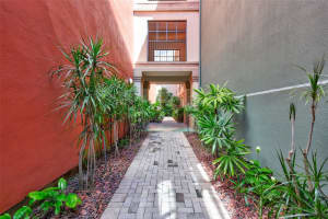 2411 HORATIO STREET, TAMPA, FL 33609 - MLS#MFRTB8377101