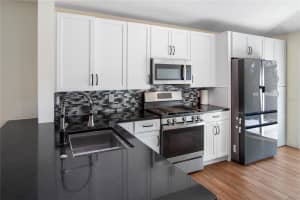 302 SUMMER SAILS DRIVE, VALRICO, FL 33594 - MLS#MFRTB8377141