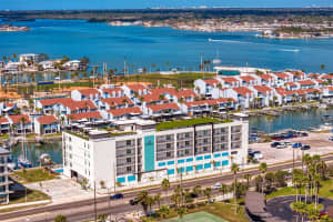 400 150TH AVENUE, MADEIRA BEACH, FL 33708 Sold 08/19/25