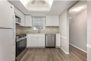 942 CAPRI ISLES BOULEVARD, VENICE, FL 34292 - MLS#MFRTB8377293