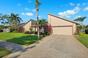 6104 SCHOONER WAY, TAMPA, FL 33615 - MLS#MFRTB8377304