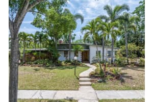 648 MYRTLE WAY, ST PETERSBURG, FL 33705 Sold 05/23/25
