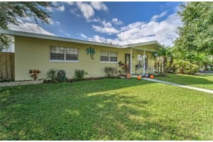 208 44TH AVENUE, ST PETERSBURG, FL 33703 Sold 07/04/25