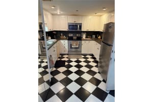 1 KEY CAPRI #608E, TREASURE ISLAND, FL 33706 - MLS#MFRTB8377915