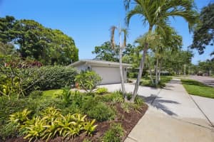 301 62ND AVENUE, ST PETERSBURG, FL 33705 - MLS#MFRTB8377986