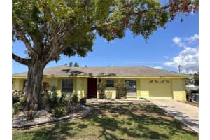 814 Seabreeze Dr, RUSKIN
