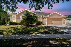 1939 Heartland Cir, VALRICO