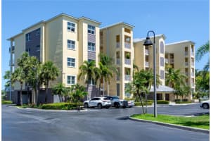 425 150TH AVENUE, MADEIRA BEACH, FL 33708 - MLS#MFRTB8378435