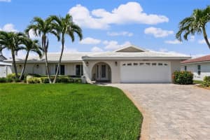 4333 48th Ave S, ST PETERSBURG