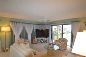 332 MARINER DRIVE, TARPON SPRINGS, FL 34689 - MLS#MFRTB8379040
